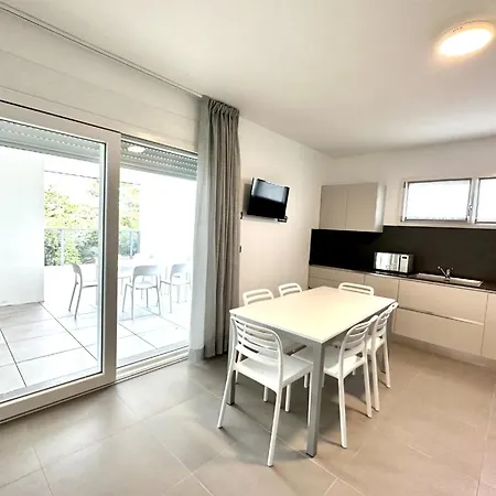 Ferienwohnung Fuer 12 Personen Ca 100 Qm In Bibione, Adriakueste Italien Und Umgebung - B53840 * Bibione